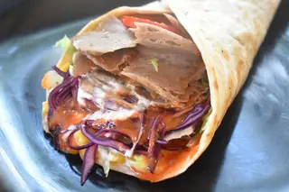 Kebab u tortilji mali