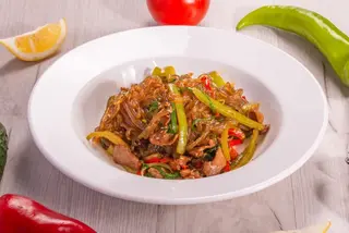Жареная фунчоза с мясом (250 гр.)