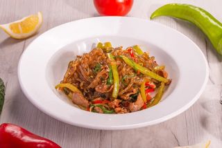 Жареная фунчоза с мясом (250 гр.)