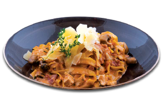 Паста с пиле, бекон и гъби (400г)