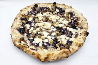 Radicchio, guanciale e nocciole