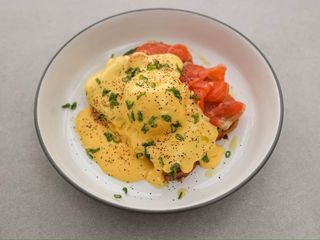 Яйця Бенедикт з лососем (250г)