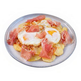 Ración De Huevos Rotos Con Jamón