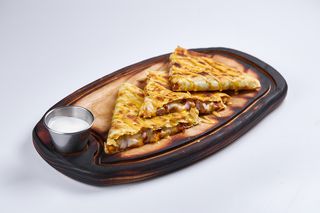 Кесадилья з куркою та ананасами (250/40г)