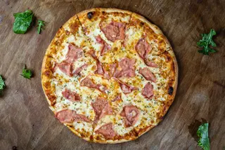 Pizza Quattro Formaggi Con Prosciuto Ø30cm