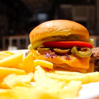 Burger Double Valentina Smash y Patatas Fritas (SPICY)