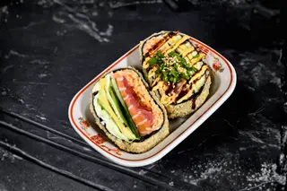 Burger without rice with salmon and tuna