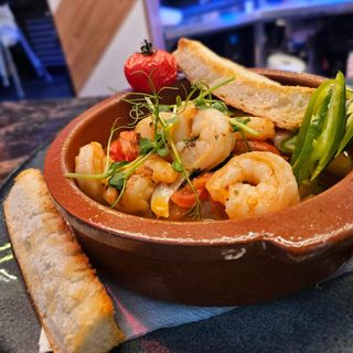 Creveti in stil mediteranean