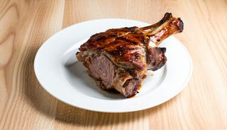 Ciolan de porc la cuptor