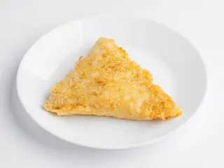 Бендерик з кисломолочним сиром, сулугуні та кропом (80g)