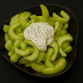 Salata de castraveti cu smantana
