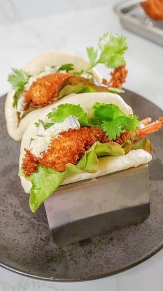 Bao shrimp, avocado, lime 1 pezzo
