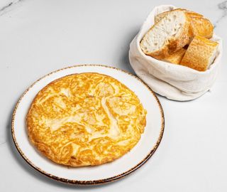 Tortilla de patatas con cebolla