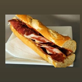 Bocadillo Caliente De  Jamón Ibérico