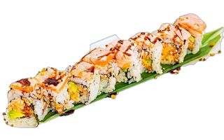 Uramaki spicy salmon flambé