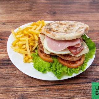 Hambúrguer no Bolo do Caco