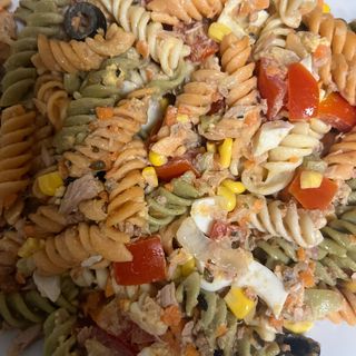 ENSALADA DE PASTA CON ATÚN 