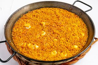 Fideuá de cabellín estilo pescadores.