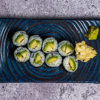 Макі з авокадо  140г