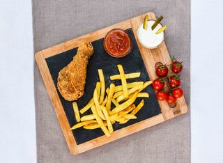 1бр пилешко бутче