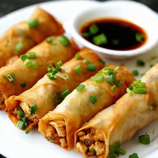 Spring Rolls (Chicken/ Veg)