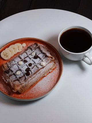 Combo Belgian waffle with chocolate & hot beverage