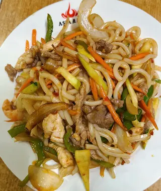150. Tallarines Udon Fritos Picante
