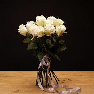 Buchet trandafiri albi