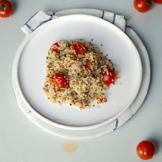 Киноа с томатами