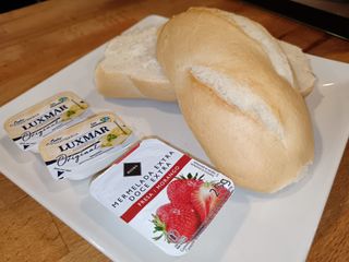 Pitufo de mantequilla y mermelada
