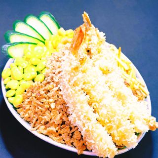 234J. Quinoa Blanco y Rojo Con Langostinos Crujientes Rebozado