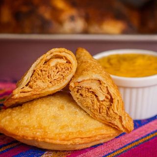 EMPANADAS DE POLLO A LA BRASA