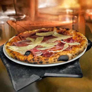 Pizza Friuli-Venezia Giulia Presunto e Queijo