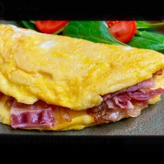 Omelette prosciutto e formaggio