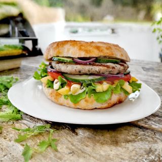 Бургер със свинско кюфте (350г)