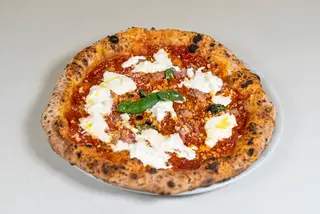Burrata e pancetta