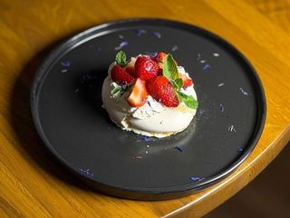 Десерт з меренгою (170g)