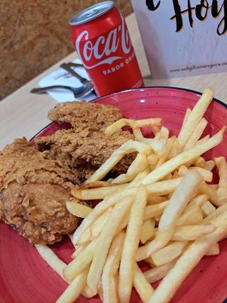 COMBITO (2 Piezas de pollo + guarnición + bebida