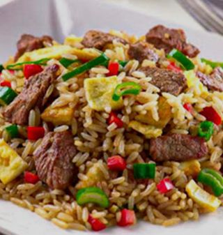 Arroz chaufa de ternera