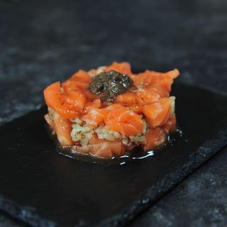 Tartar De Salmón Con Trufa