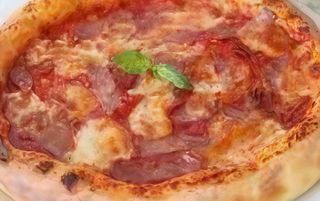 33. Pizza diavola