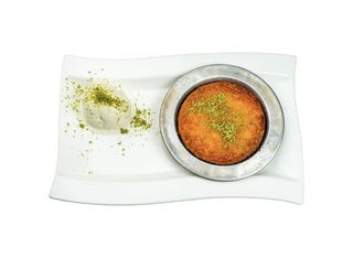 Кюнефе със сладолед (200г)