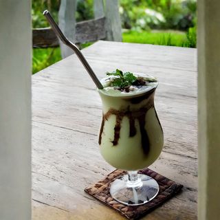 jus d'avocat au chocolat ( عصير الأفوكا بالشوكولا )