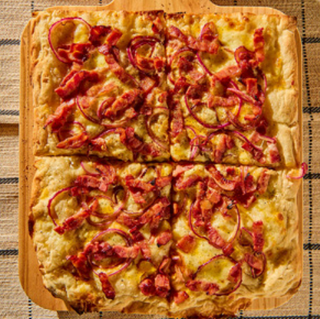 Pizza Carbonara (27.5 Cm. x 25 Cm.)