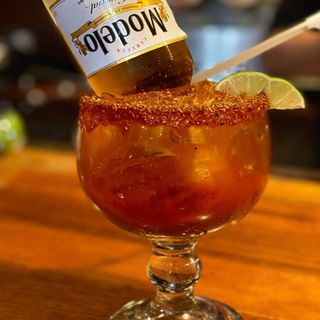 Michelada Modelo Especial (33 Cl.)