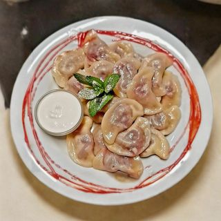 Вареники з вишнями (200/50г)