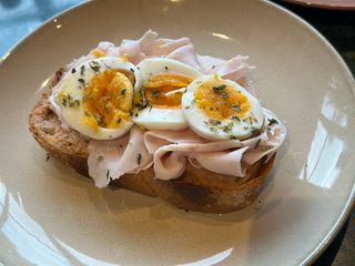 Tostada De Pavo Con Tomate