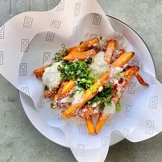 БАТАТ ФРІ З ТРЮФЕЛЬНИМ АЙОЛІ (380 г)