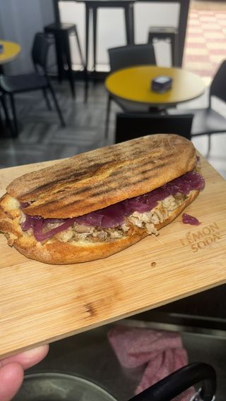 Porchetta e cipolla agrodolce