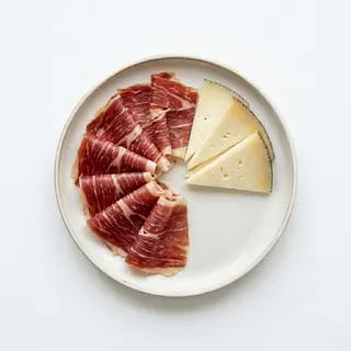 Jamón y Queso manchego